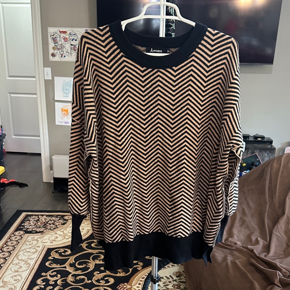 Small oversize Black and Tan Chevron Sweater